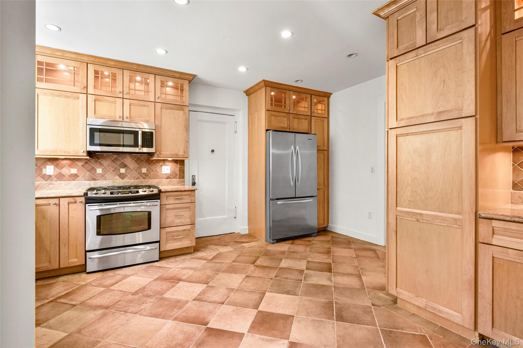 1 Rivermere, Unit 1G Bronxville, NY 10708 - Photo 9 of 24