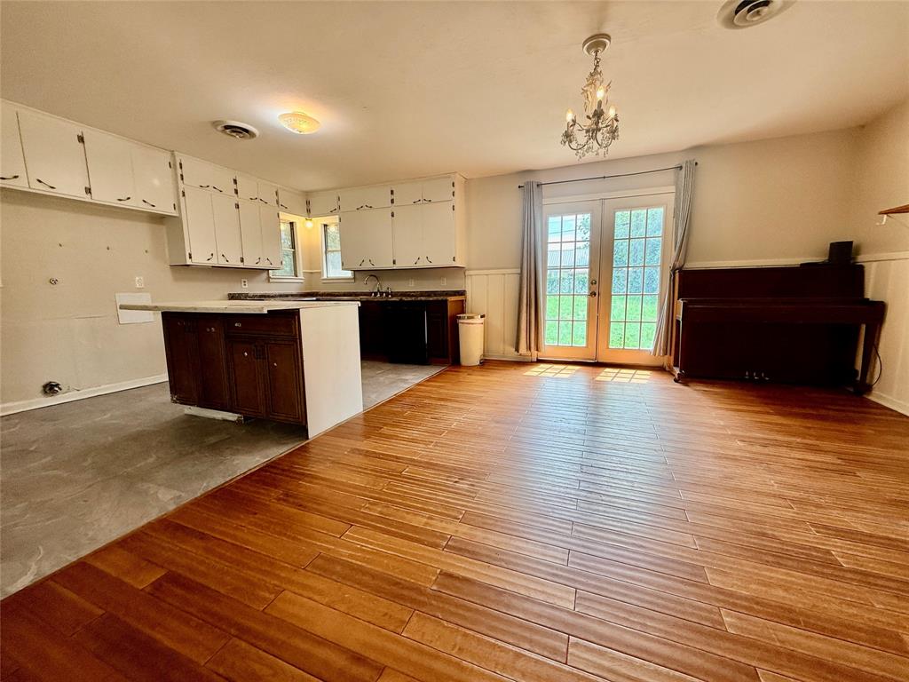 105 Ragland Street Graham, TX 76450 - Photo 3 of 36