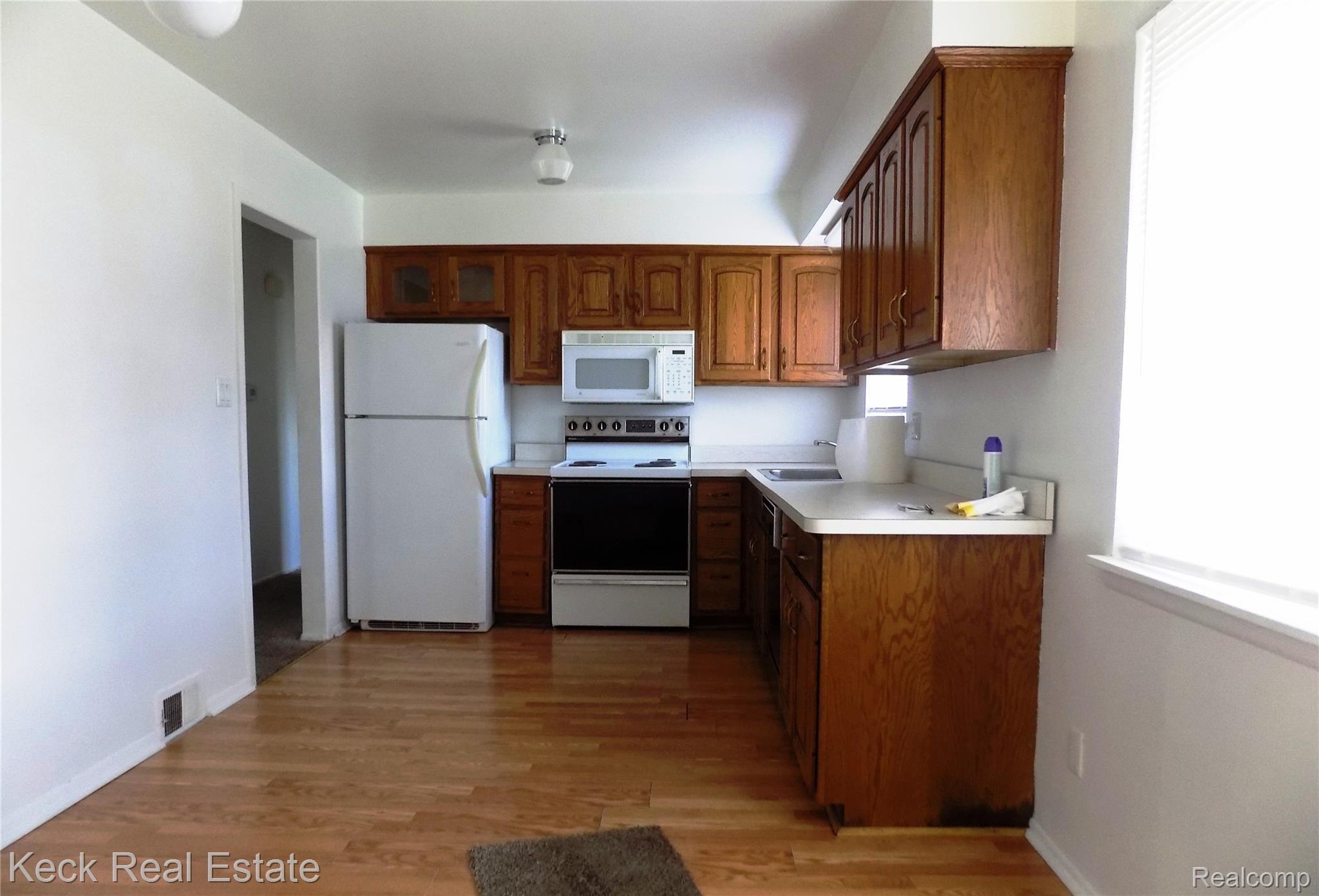 11248 Pardee Road Taylor, MI 48180 - Photo 9 of 30 DSCN0316.JPG