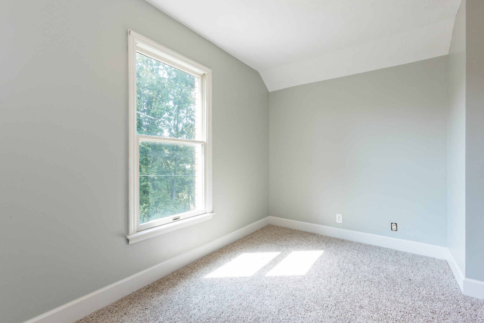 357 Blue Door Road Portland, TN 37148 - Photo 25 of 46 an empty room with a window
