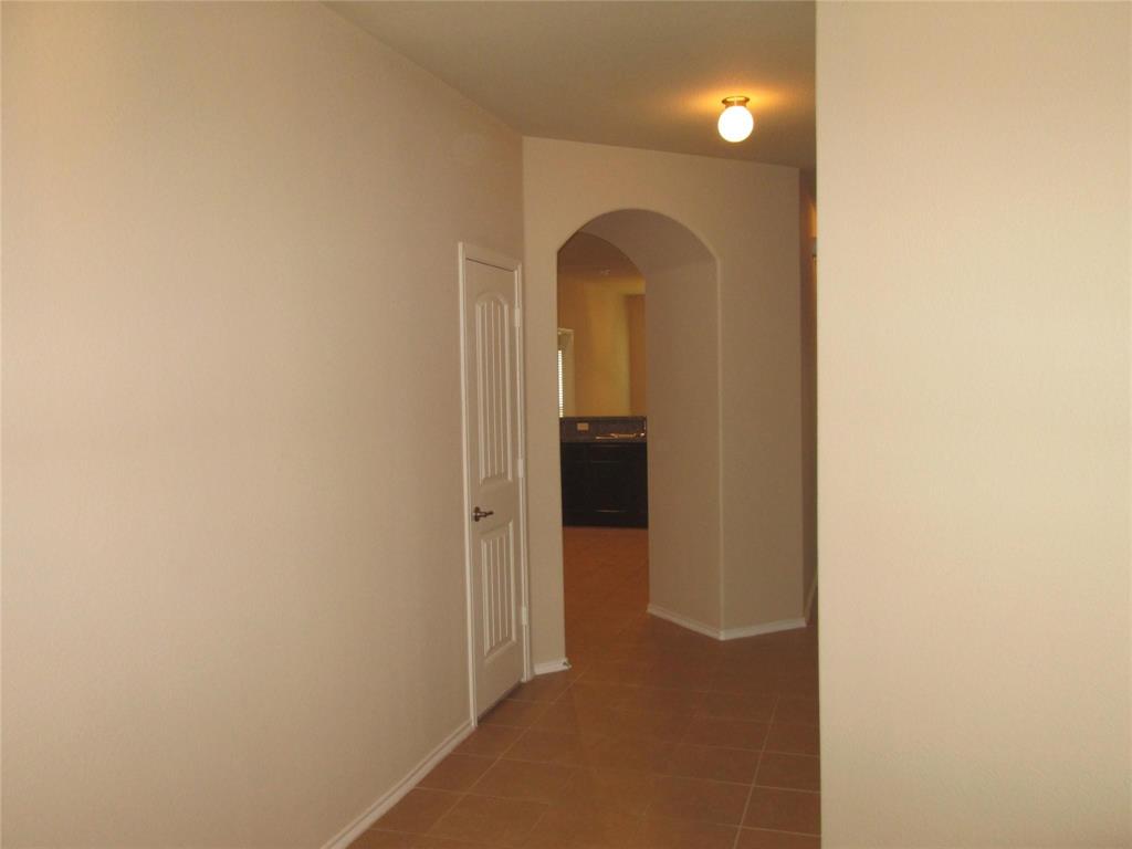 1825 Birch Wood Road Anna, TX 75409 - Photo 4 of 18 Foyer hallway