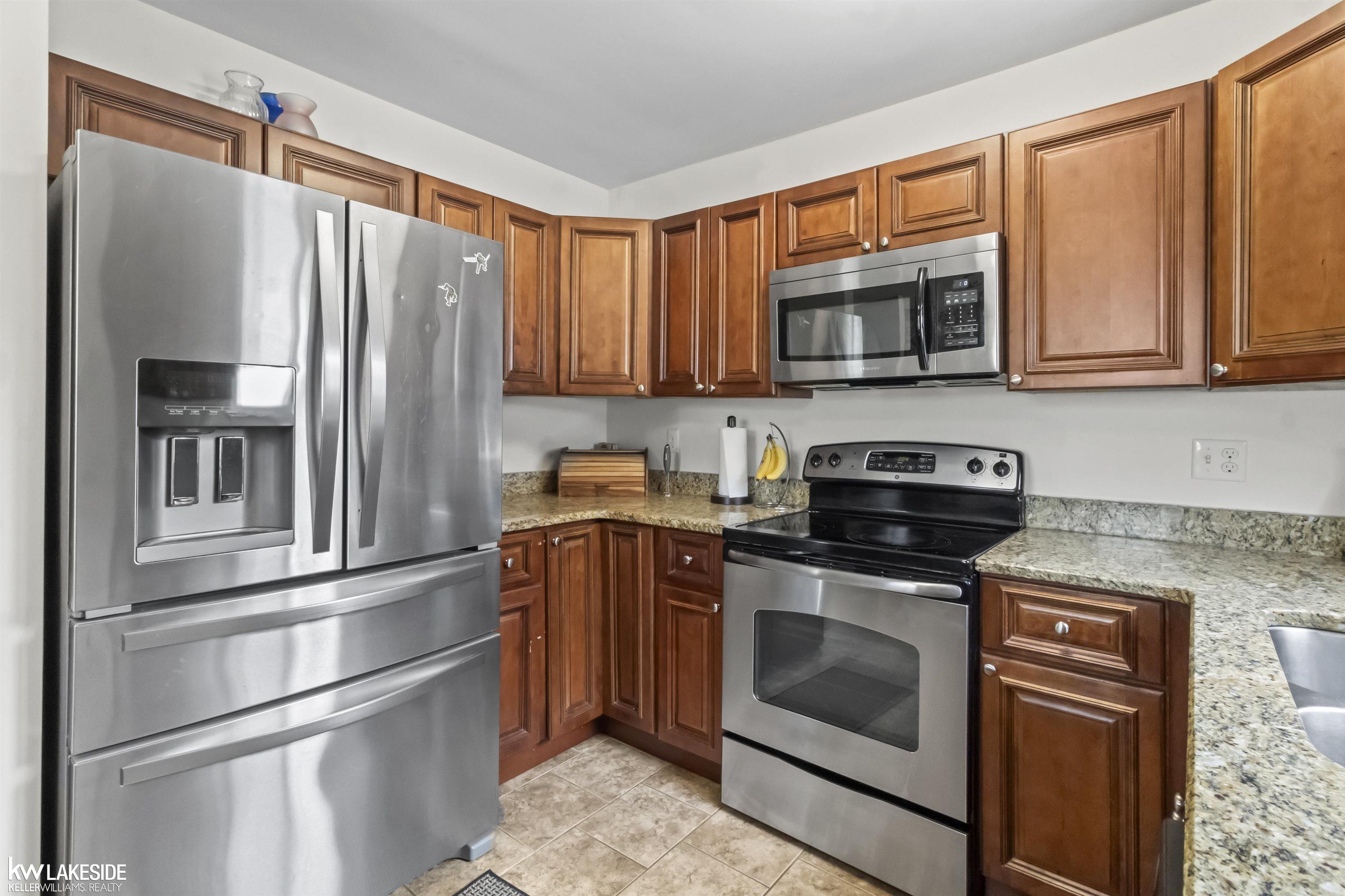 32540 Sutton Road New Baltimore, MI 48047 - Photo 16 of 34 50177822-4e51a4b7-bfc8-4086-a78c-85e3b6b288b3.JPG