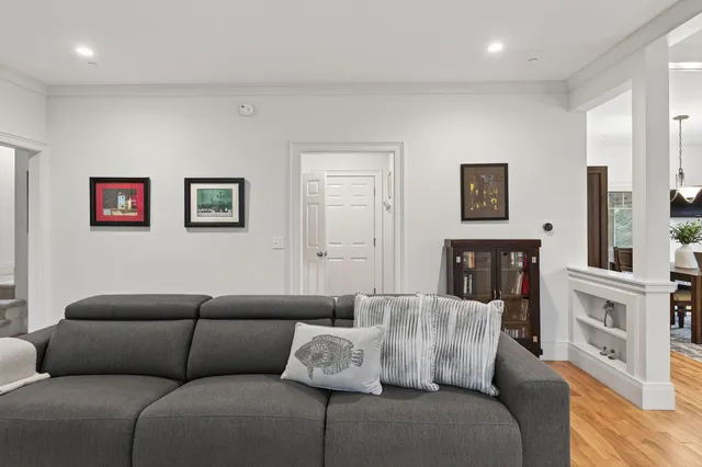 $1,100,000 | 34 Newfield Road, Freeport, ME 04032