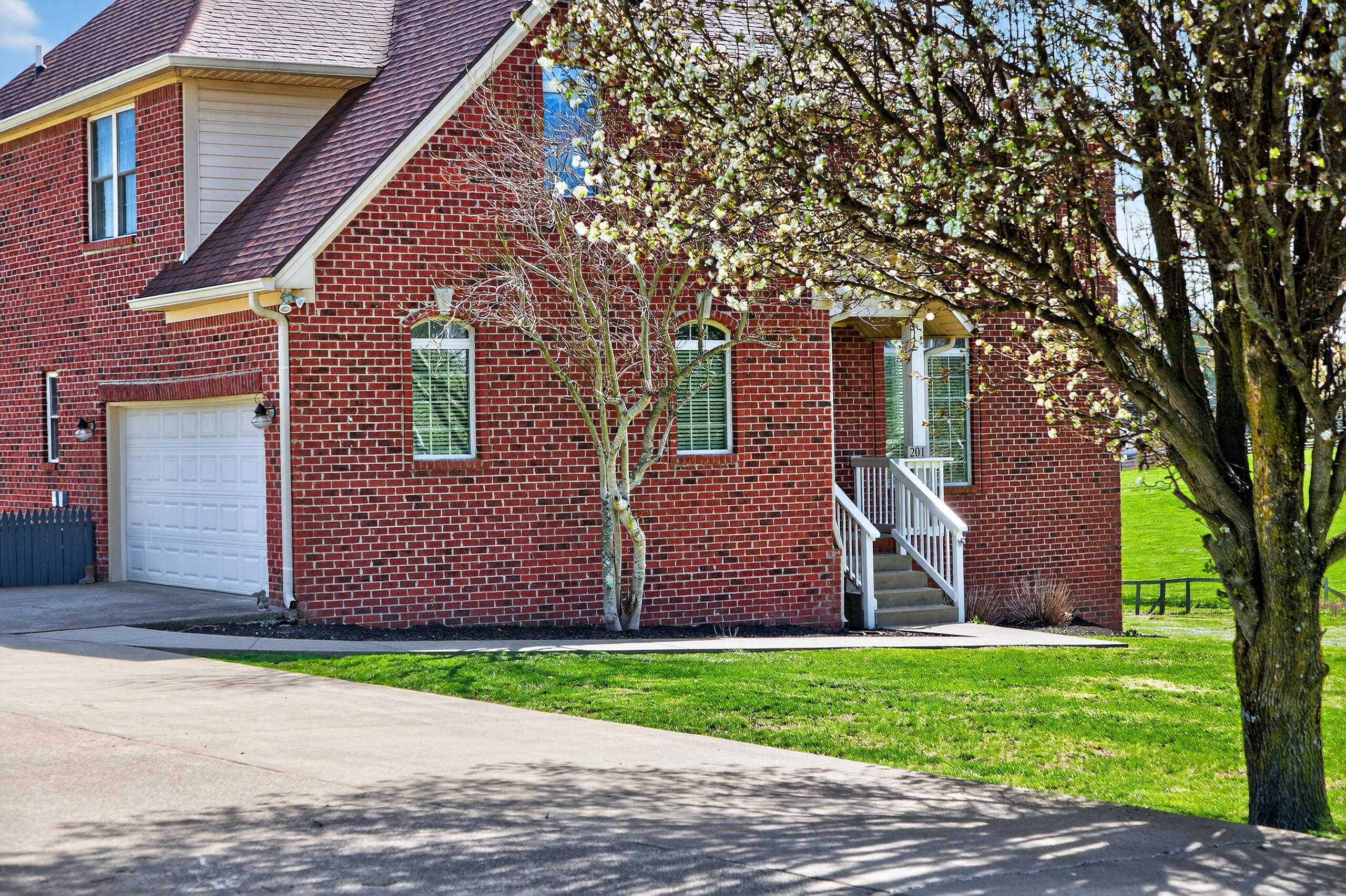 201 Squires Pointe Road Paris, KY 40361 - Photo 55 of 59 155