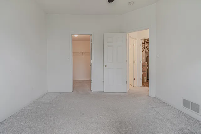 $225,000 | 386 Gladstone Lane, Elgin, IL 60120