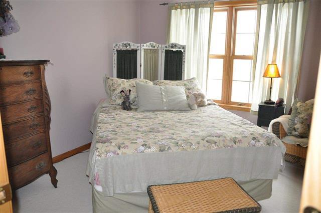 2642 Hunters Ridge Petoskey, MI 49770 - Photo 10 of 24 Gallery Image 10