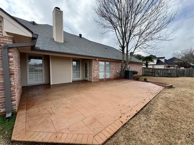 $2,600 | 335 Crosscreek Drive, Bossier City, LA 71111