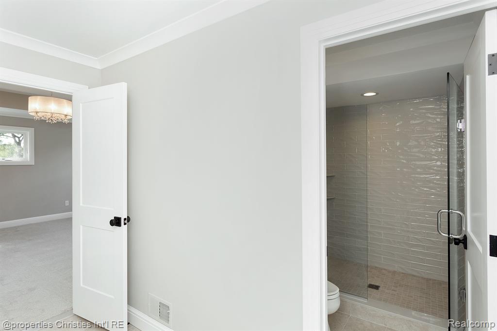 2043 Yorkshire Road Birmingham, MI 48009 - Photo 53 of 65 Gallery Image 53