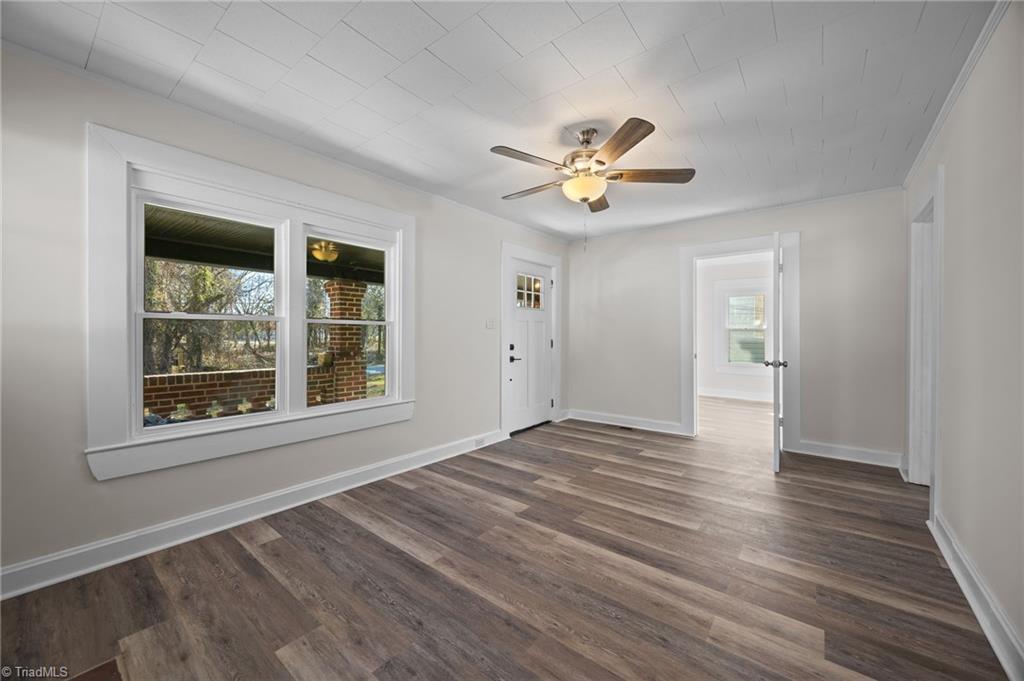 427 Wright Street High Point, NC 27262 - Photo 3 of 23