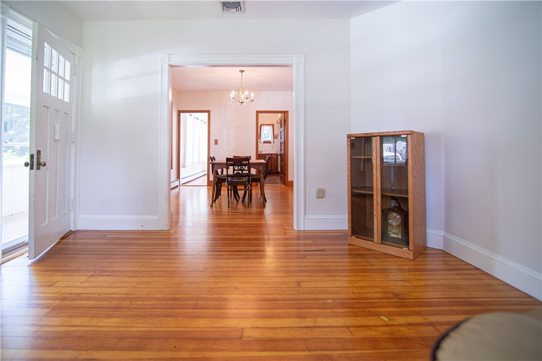 71 Walnut Road Barrington, RI 02806 - Photo 5 of 32 Gallery Image 5