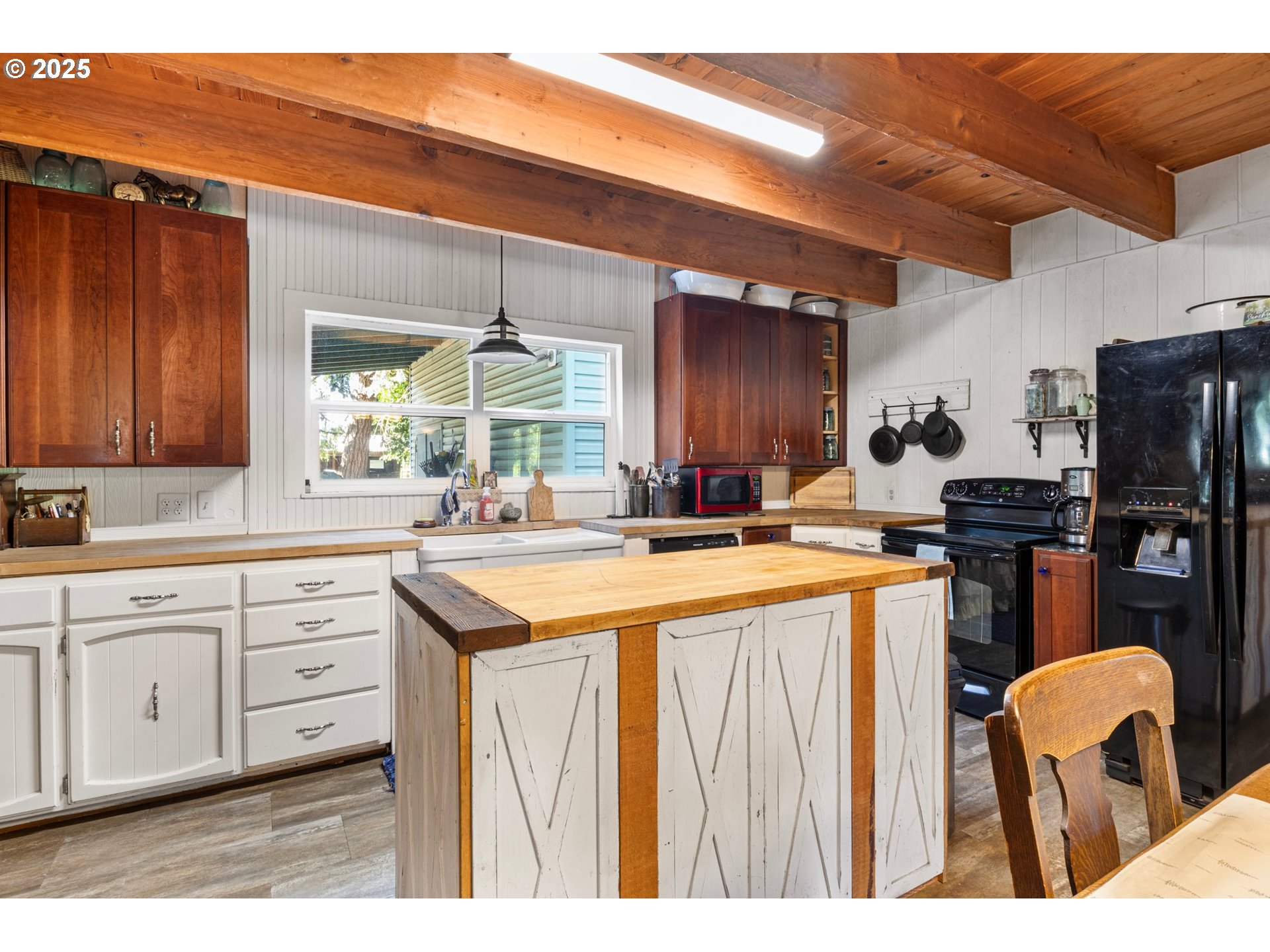 38350 McKenzie Highway Springfield, OR 97478 - Photo 18 of 34 Kitchen