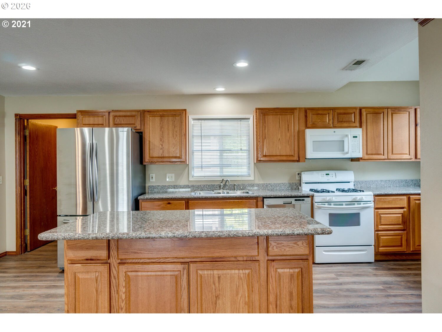 5031 Southeast Jenne Road Portland, OR 97236 - Photo 15 of 43