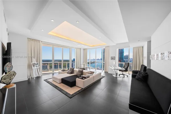 $30,000 | 50 South Pointe Drive, Unit 3103, Miami Beach, FL 33139