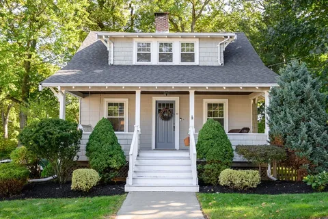 $620,000 | 87 Walnut Street, Braintree, MA 02184