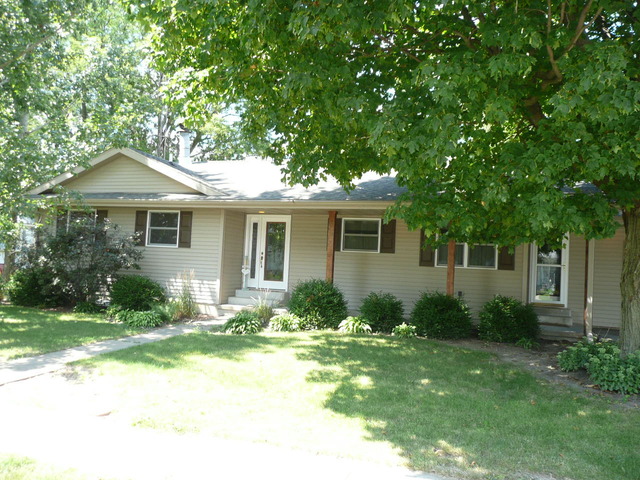 608 2nd Street Donovan, IL 60931 - Photo 1 of 18