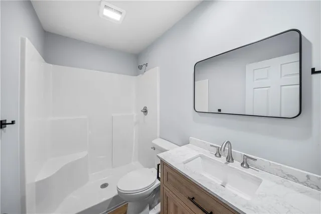 $215,000 | 520 West Hunter Street, Nevada, MO 64772