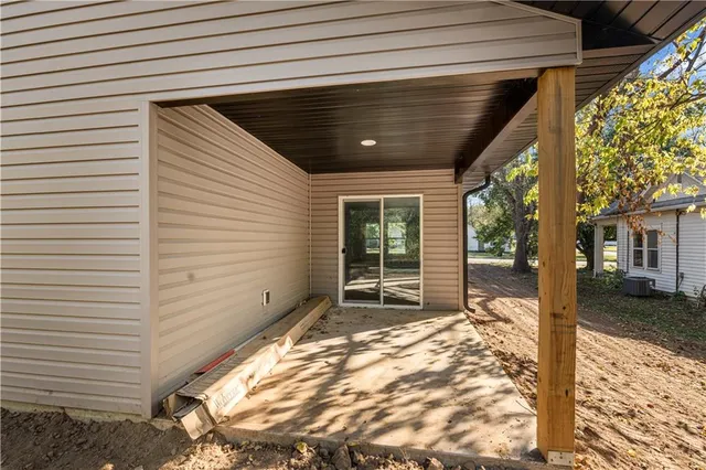 $215,000 | 520 West Hunter Street, Nevada, MO 64772