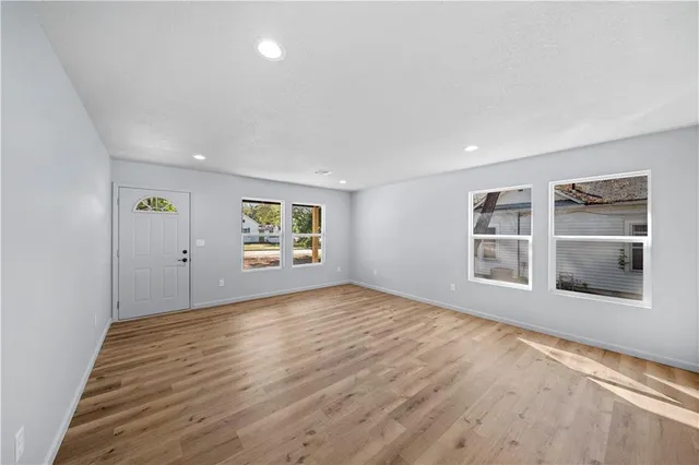 $215,000 | 520 West Hunter Street, Nevada, MO 64772