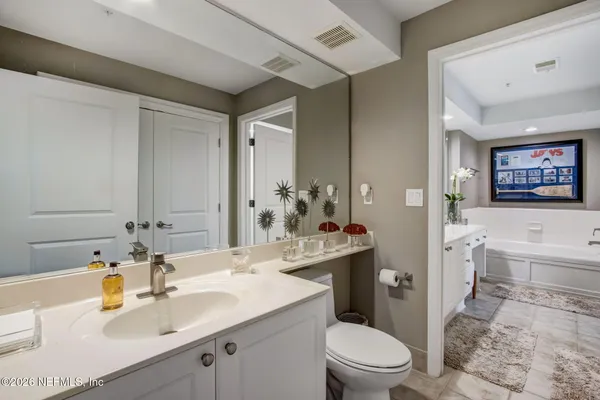 $239,000 | 400 East Bay Street, Unit 1701, Jacksonville, FL 32202