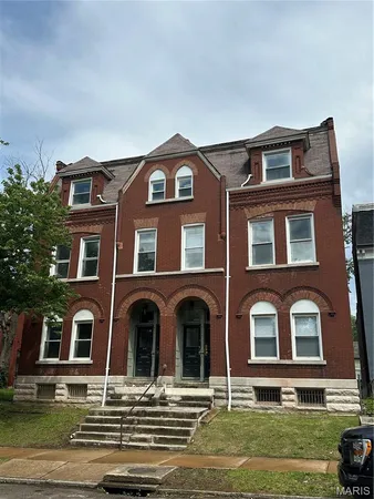 $475,000 | 4042 Nebraska Avenue, St. Louis, MO 63118