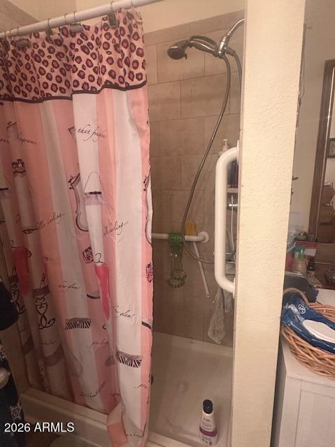 7258 South Lariat Road Hereford, AZ 85615 - Photo 16 of 37 a bathroom with a shower