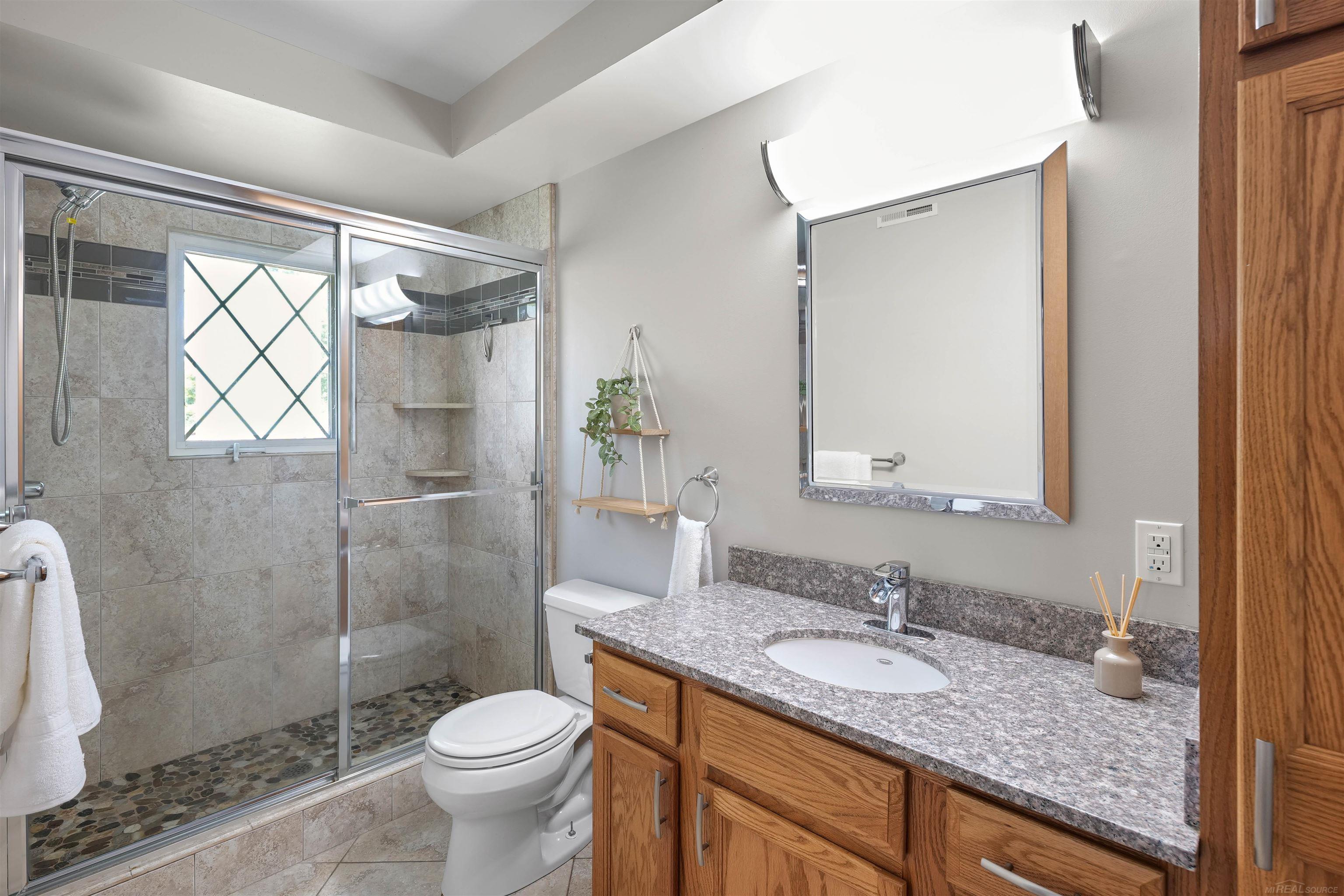 54669 Shelby Road Utica, MI 48316 - Photo 15 of 19 Gallery Image 15