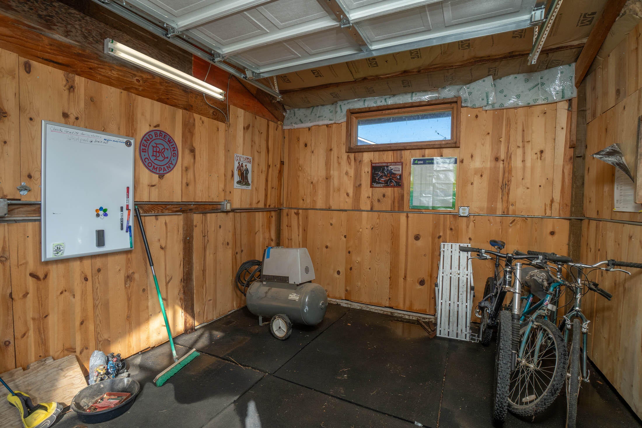 65010 Gerking Market Road Bend, OR 97703 - Photo 11 of 39 Hobby room