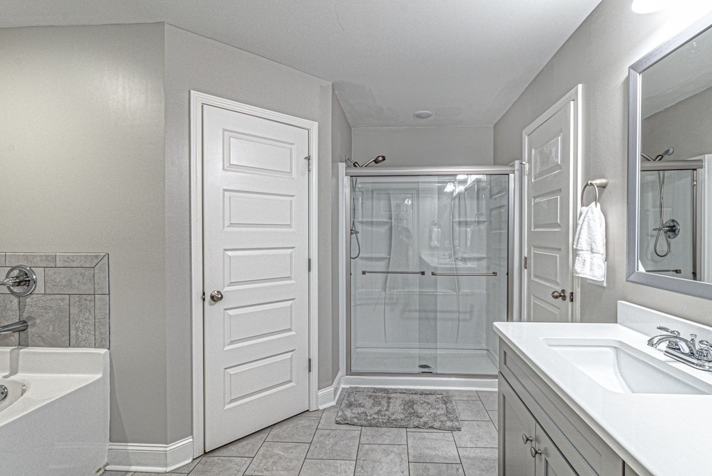 16 Maxwell Drive Fort Mitchell, AL 36856 - Photo 26 of 29 Separate tub & shower Primary en suite