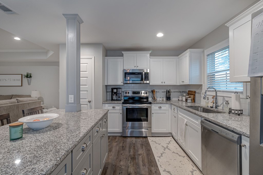 16 Maxwell Drive Fort Mitchell, AL 36856 - Photo 9 of 29 Spacious kitchen