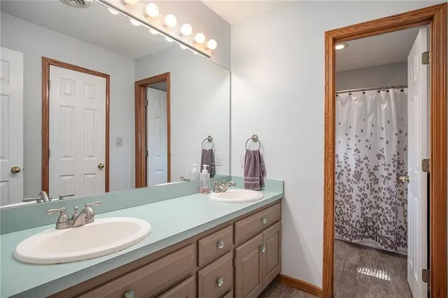 $455,000 | 4001 Northeast 60th Terrace, Gladstone, MO 64119