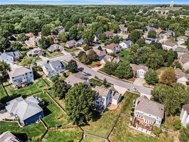 $455,000 | 4001 Northeast 60th Terrace, Gladstone, MO 64119