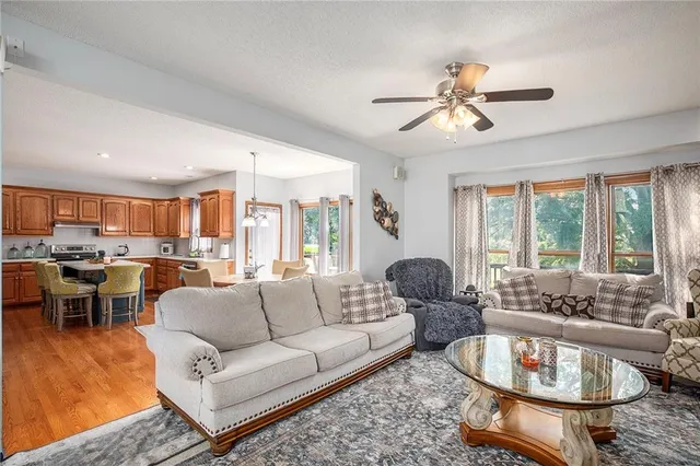 $455,000 | 4001 Northeast 60th Terrace, Gladstone, MO 64119