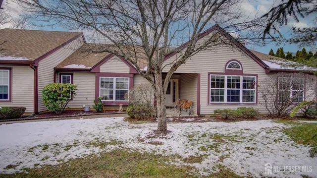 $535,000 | 20 Abraham Lincoln Court, Monroe Township, NJ 08831