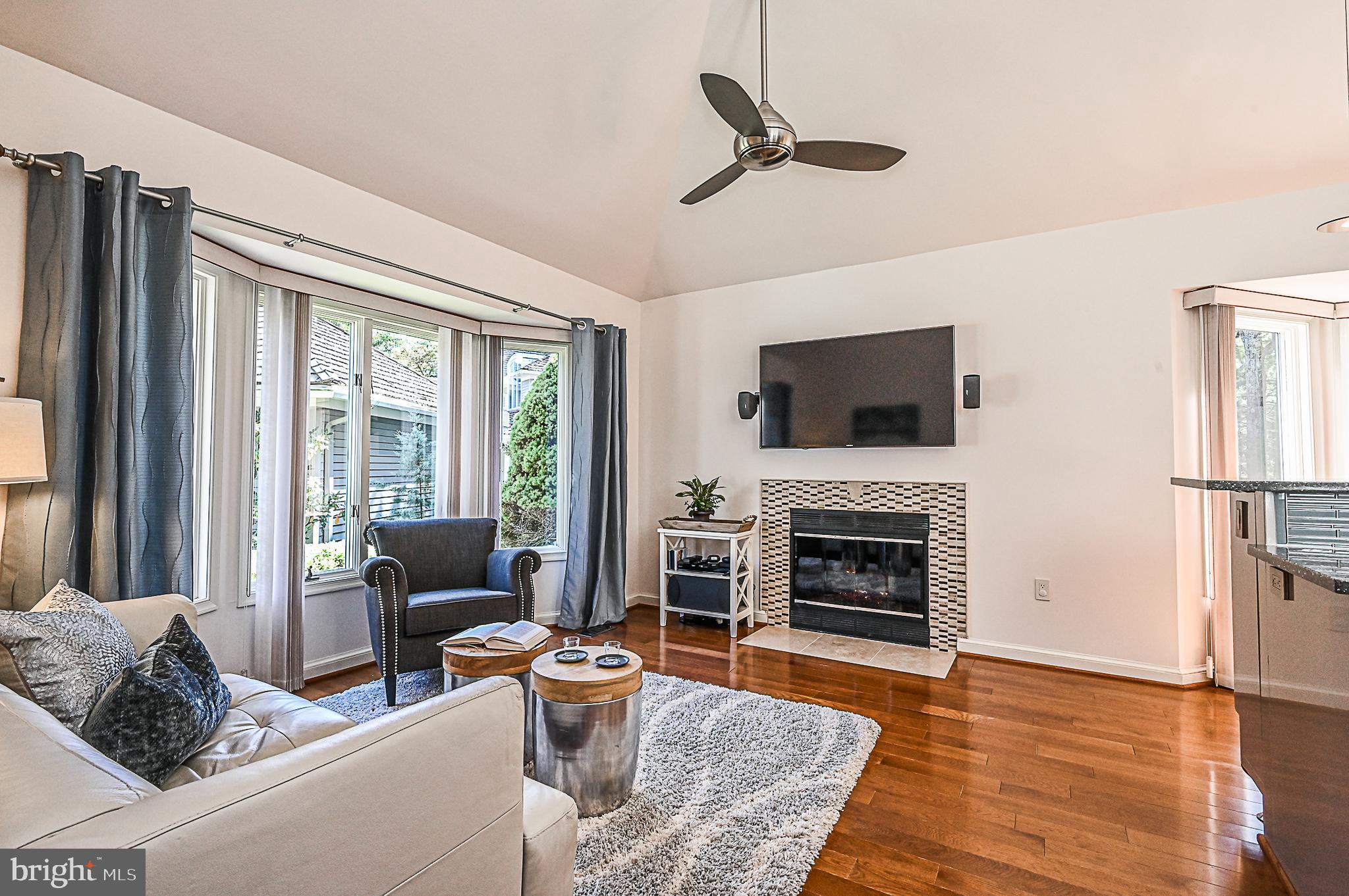 1581 Regatta Lane Reston, VA 20194 - Photo 12 of 38 Family Room