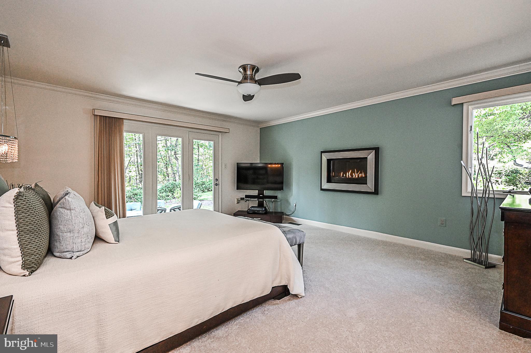 1581 Regatta Lane Reston, VA 20194 - Photo 13 of 38 Main Level Suite