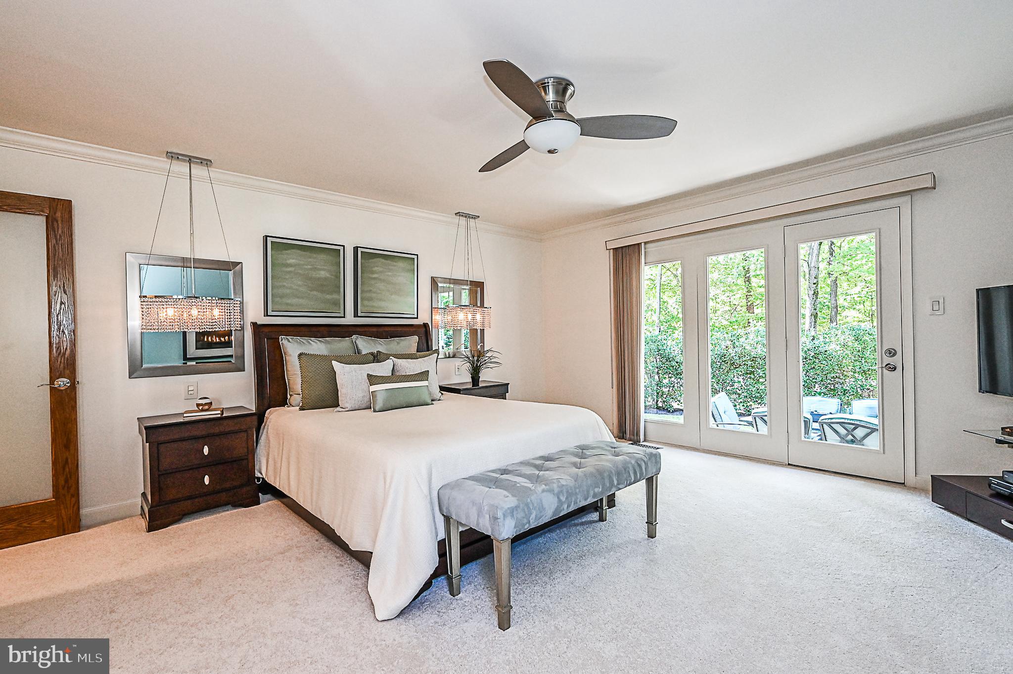 1581 Regatta Lane Reston, VA 20194 - Photo 14 of 38 Main Level Suite