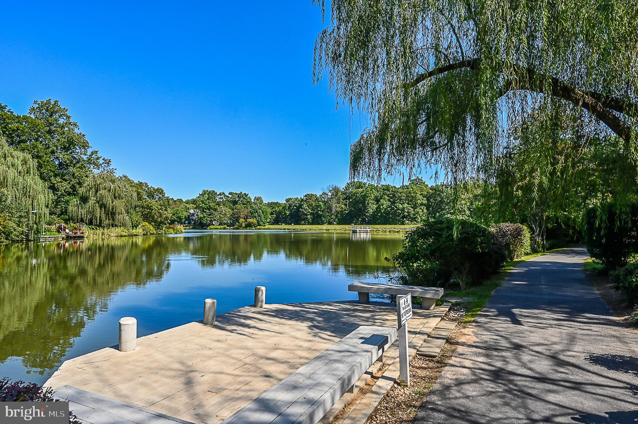 1581 Regatta Lane Reston, VA 20194 - Photo 36 of 38 Community Lake