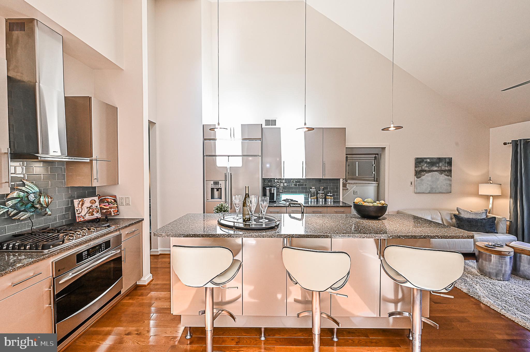 1581 Regatta Lane Reston, VA 20194 - Photo 8 of 38 Kitchen