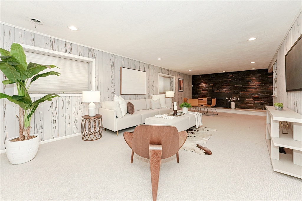 20 Wilson Road Bedford, MA 01730 - Photo 5 of 39 Gallery Image 5