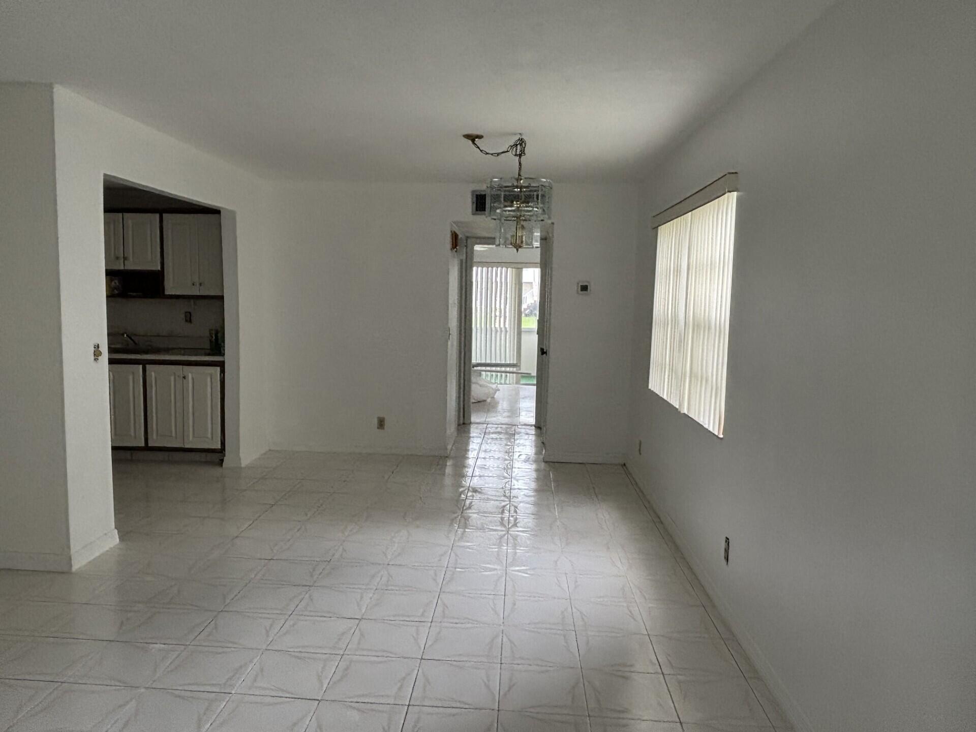 359 Normandy Lane Delray Beach, FL 33484 - Photo 5 of 27 Dining Area