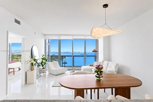 $3,500 | 601 Northeast 36th Street, Unit 3011, Miami, FL 33137