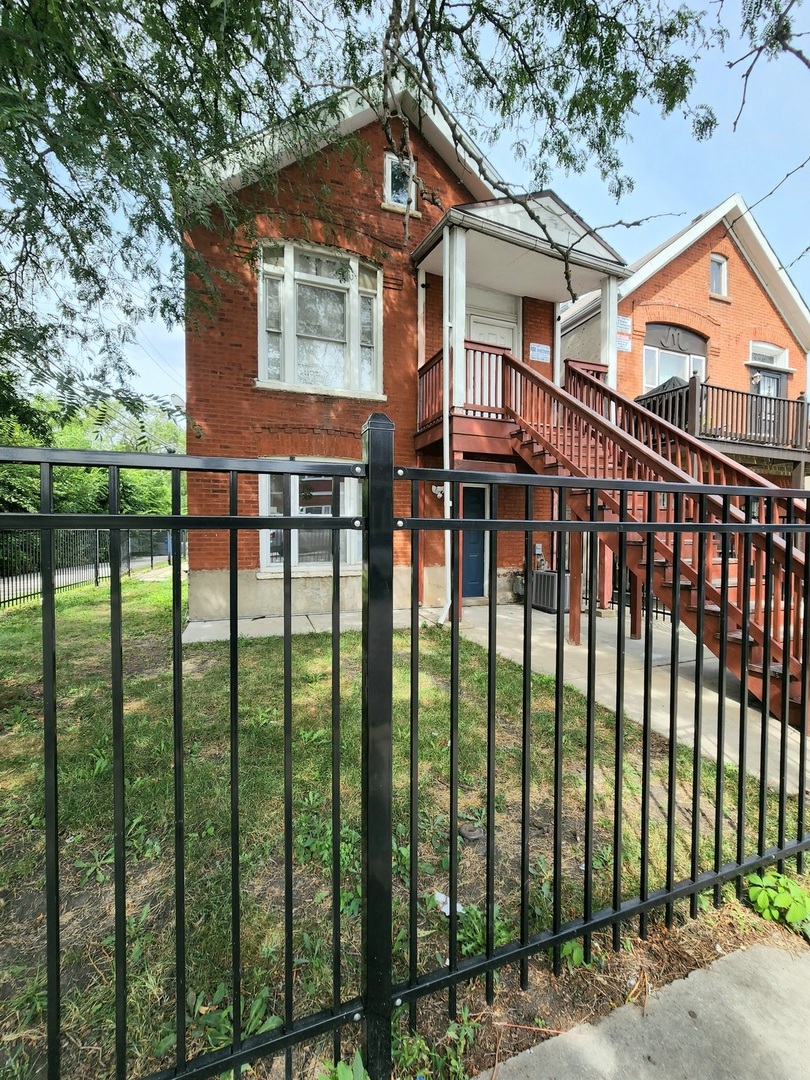 1332 South Claremont Avenue, Unit 1 Chicago, IL 60608 - Photo 1 of 9