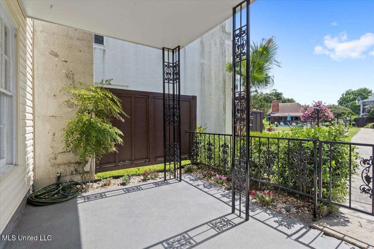 2501 Gulf Avenue, Unit 18 Gulfport, MS 39501 - Photo 17 of 32 28-HJ0A1863