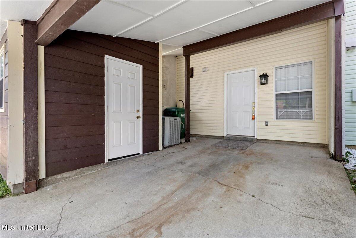 2501 Gulf Avenue, Unit 18 Gulfport, MS 39501 - Photo 28 of 32 31-HJ0A1875