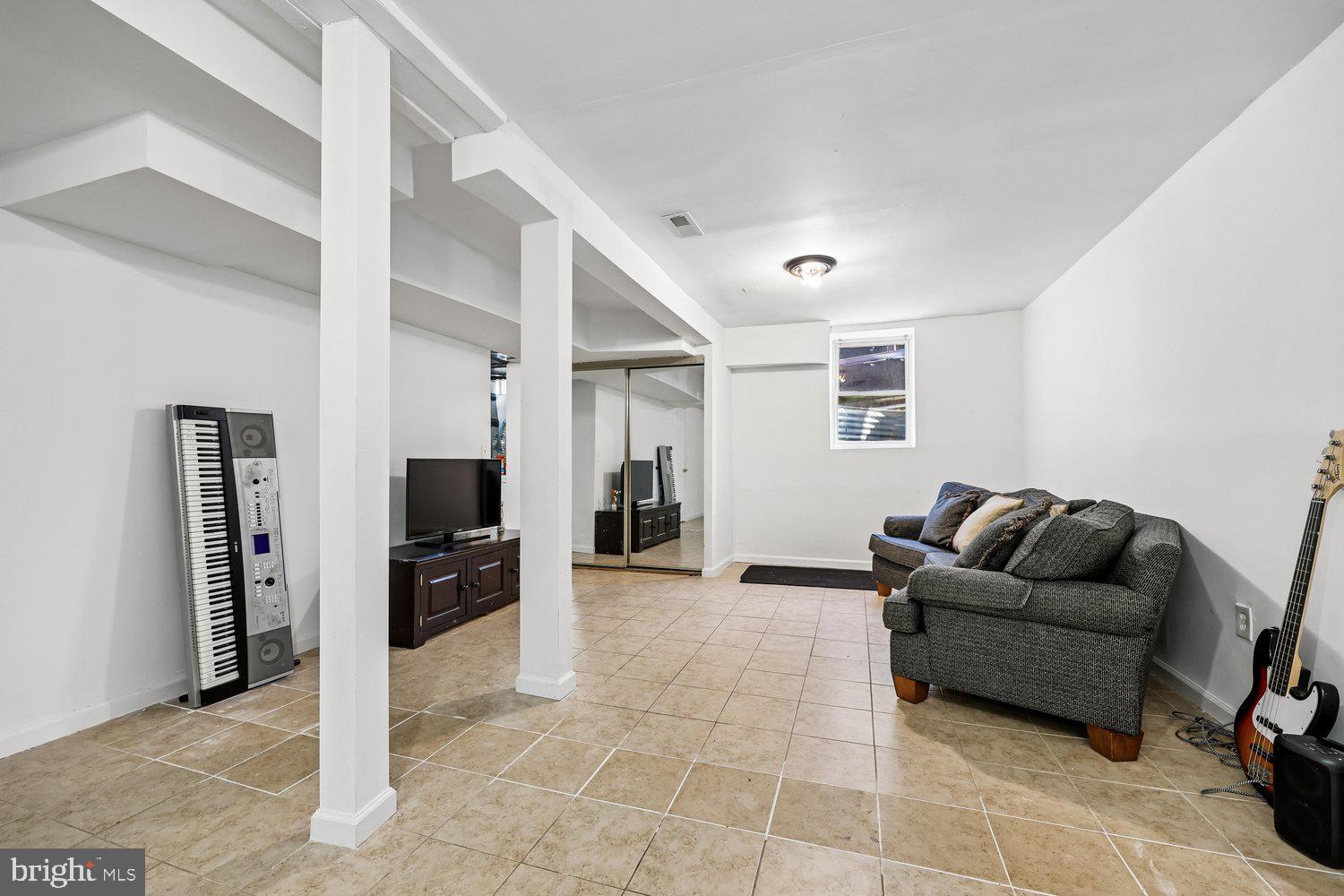19104 Chandlee Mill Road Sandy Spring, MD 20860 - Photo 21 of 82 Family Room