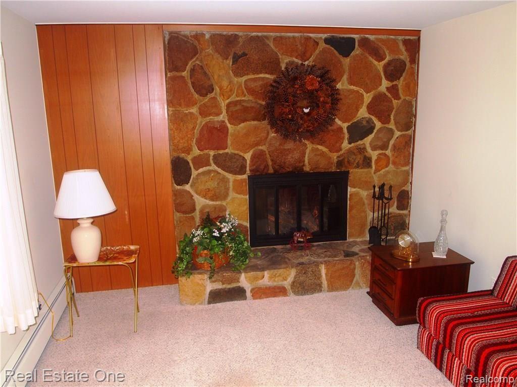 540 West Livingston Road Highland, MI 48357 - Photo 3 of 25 P1016748.JPG