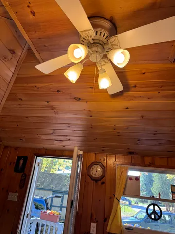 $134,900 | 35 Hammond Shore Road, Franklin, VT 05457