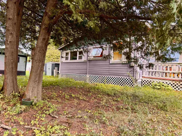 $134,900 | 35 Hammond Shore Road, Franklin, VT 05457