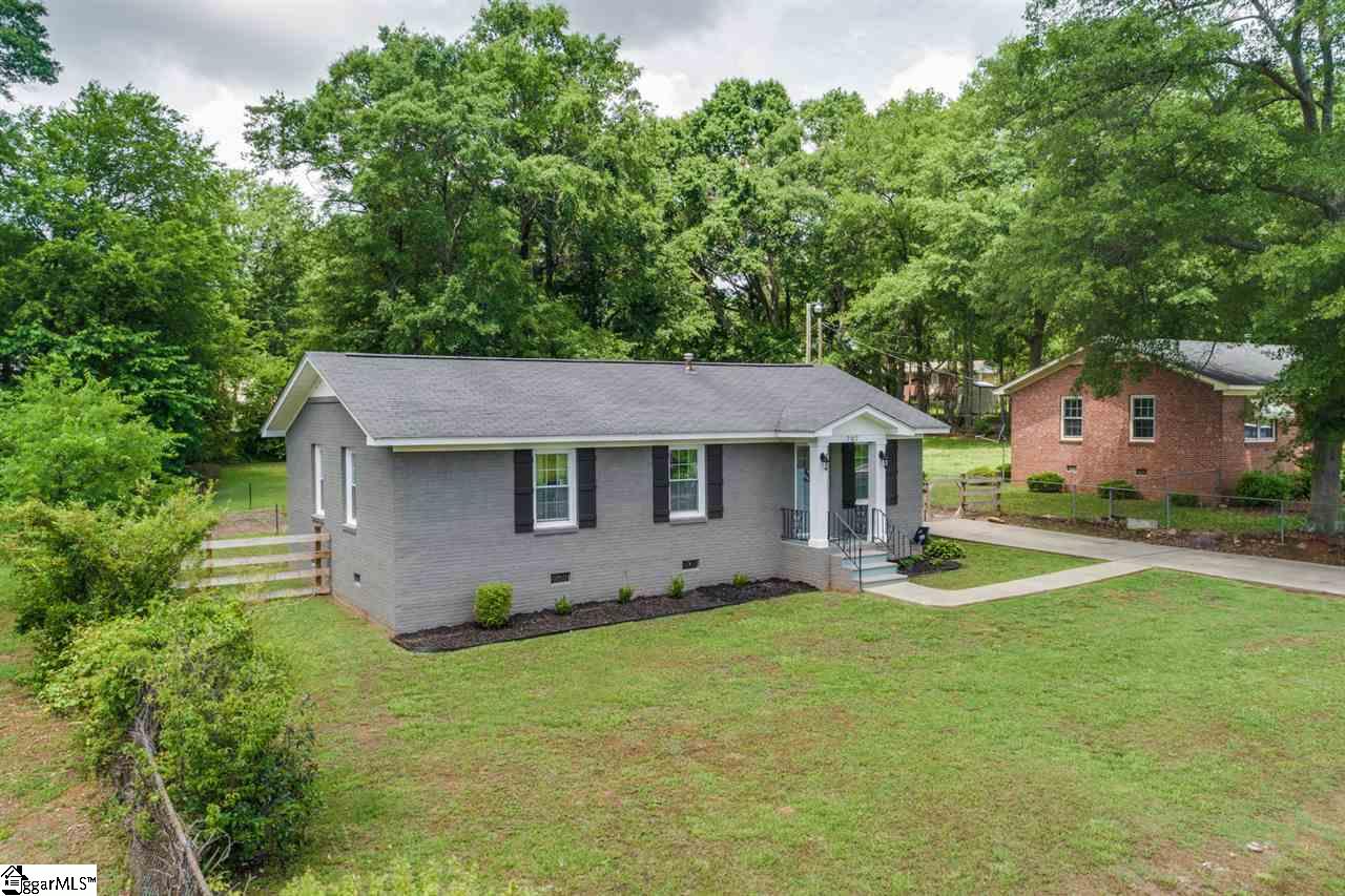707 Hellams Street Fountain Inn, SC 29644 - Photo 24 of 31 Gallery Image 24