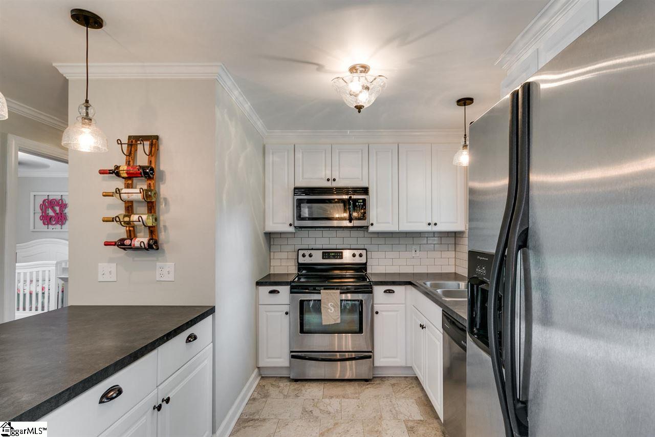 707 Hellams Street Fountain Inn, SC 29644 - Photo 9 of 31 Gallery Image 9